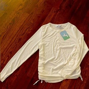 Brand new women’s athletic shirt